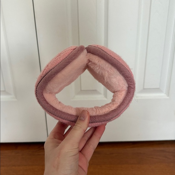 Pink earmuffs. - Picture 2 of 4
